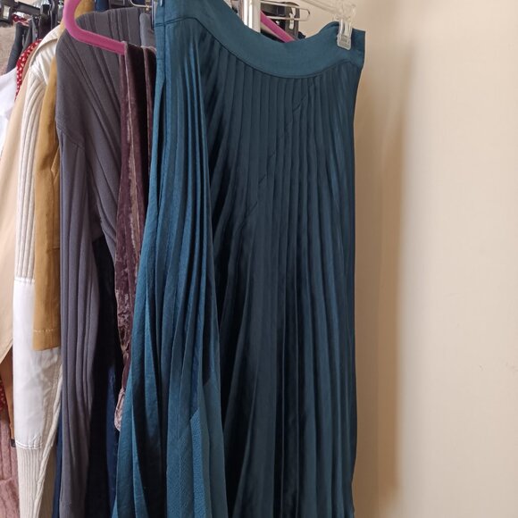 NWT Vince Women's Teal Pleated Asymmetrical Midi Skirt Size 6 - Picture 9 of 15